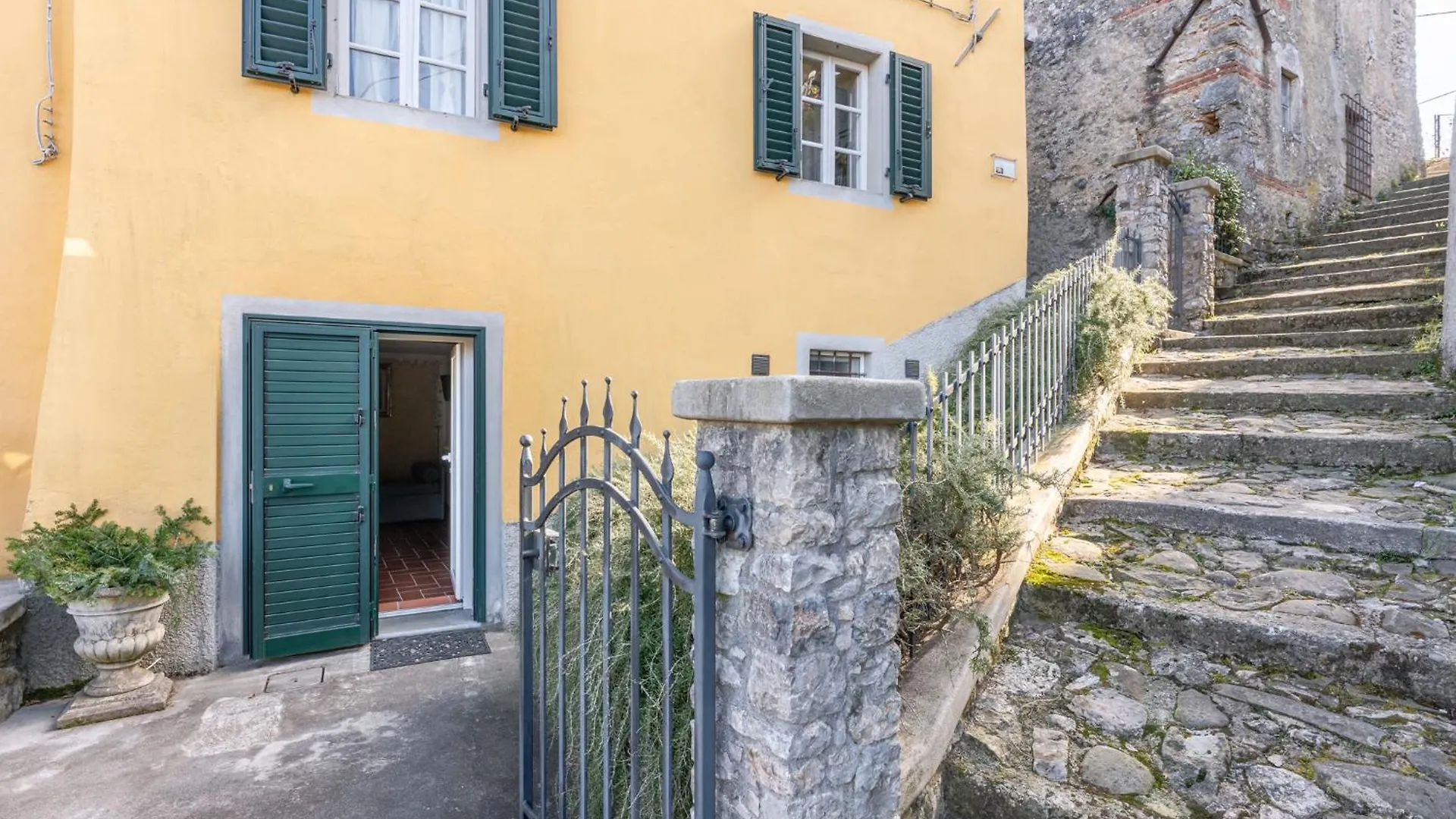 Farm stay Grillo Rosso Taverna Molazzana